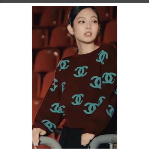 Authentic Chanel Sweater Rare - Picture 9 of 15